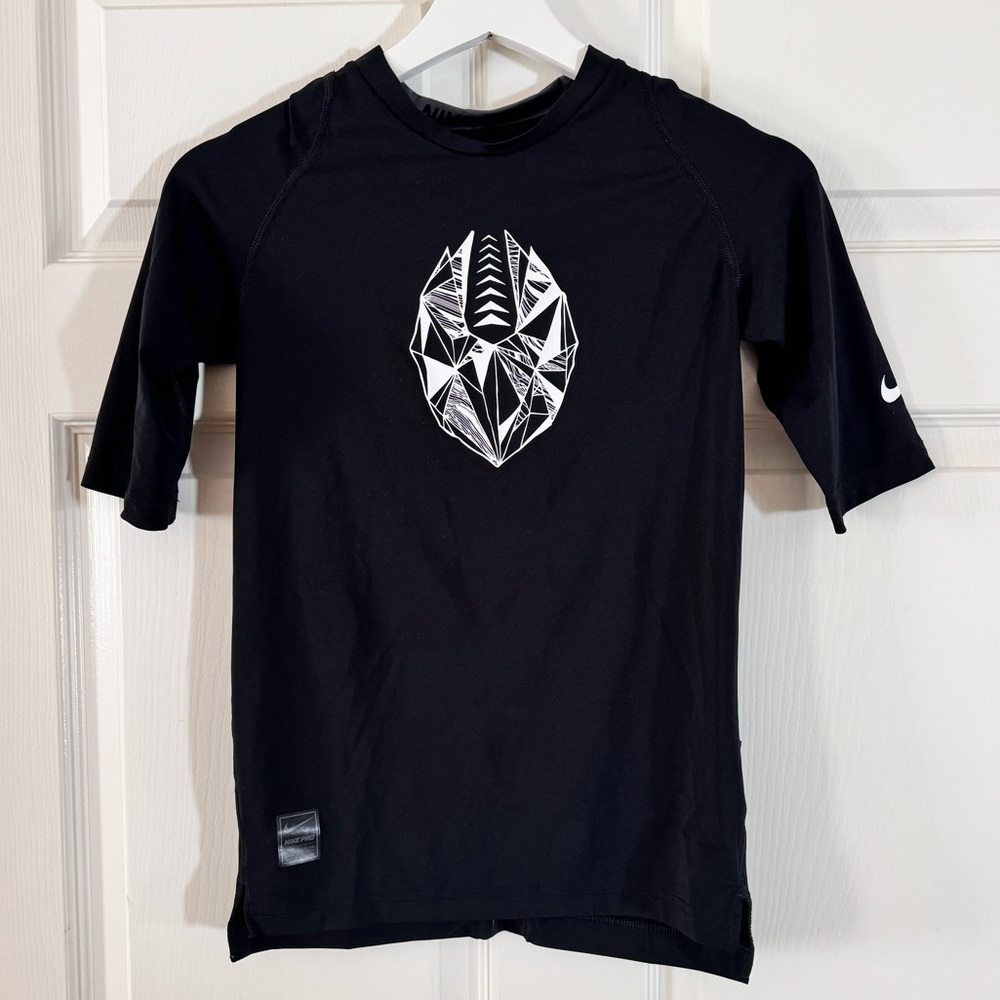 Nike Pro Performance Football Graphic Training Shirt in Black and White